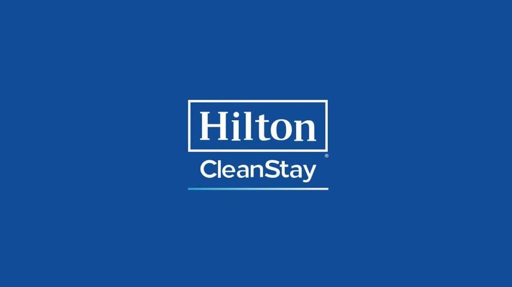 Aleph Doha Residences, Curio Collection By Hilton Ngoại thất bức ảnh Hilton CleanStay logo