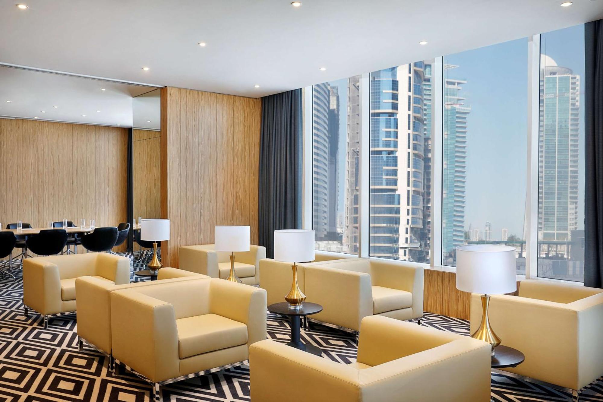 Aleph Doha Residences, Curio Collection By Hilton Ngoại thất bức ảnh The lounge at the airport